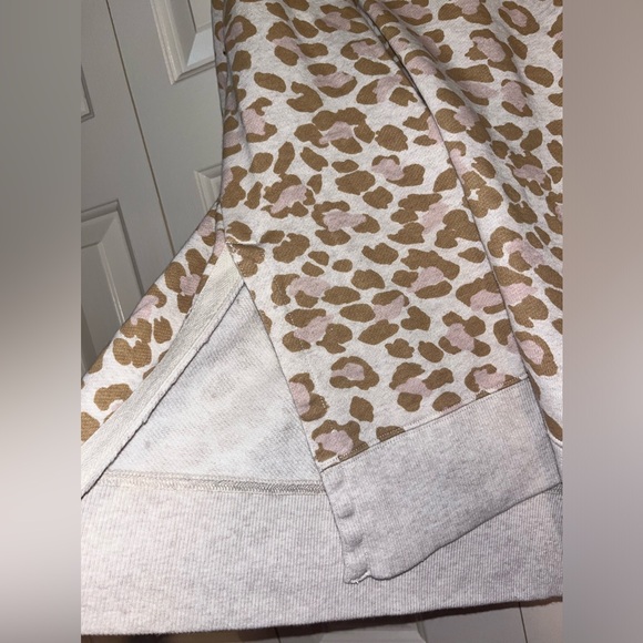 Aerie Women's Aerie Split Hem Leopard Print Crewneck Sweatshirt - Picture 4 of 5